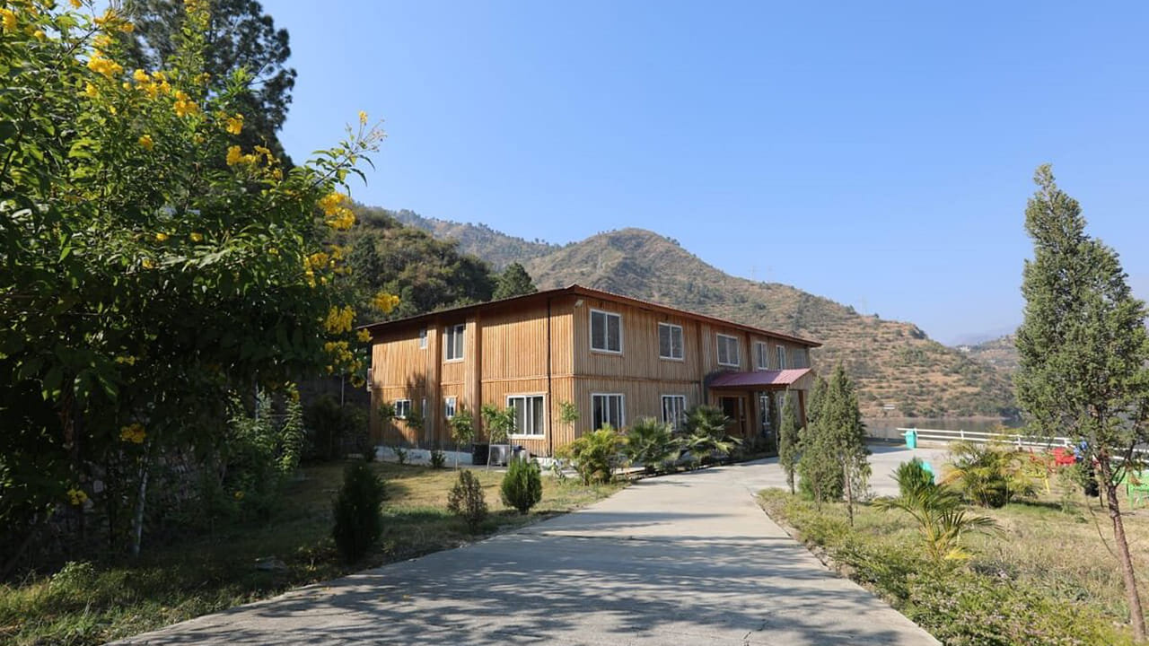 Le ROI, Floating Huts & Eco Rooms