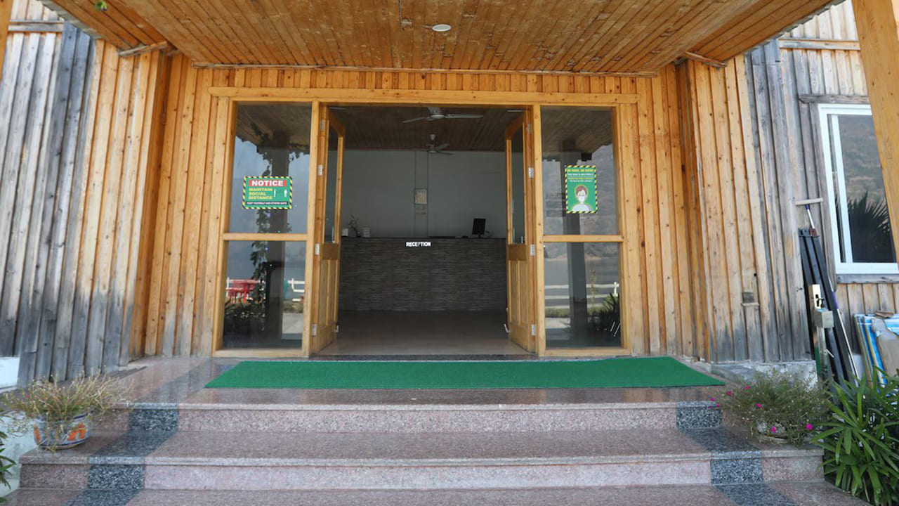 Le ROI, Floating Huts & Eco Rooms