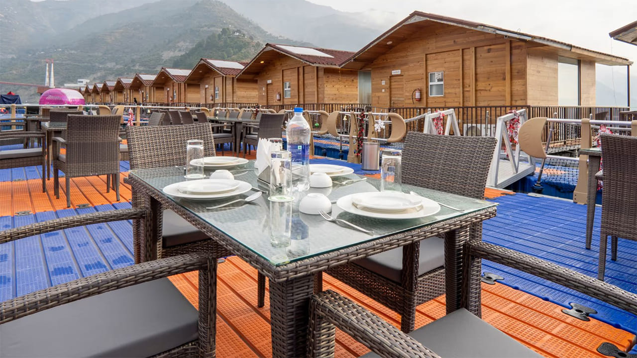 Le ROI, Floating Huts & Eco Rooms