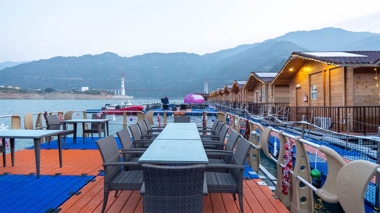 Le ROI, Floating Huts & Eco Rooms