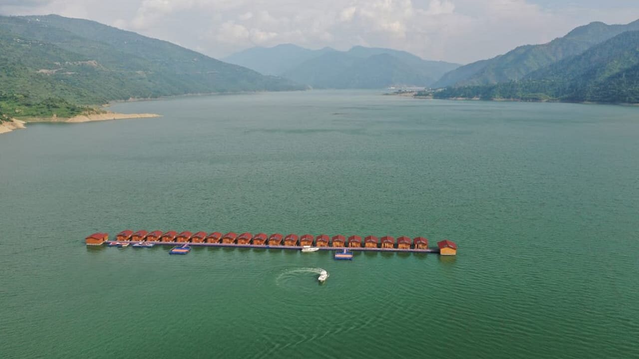 Le ROI, Floating Huts & Eco Rooms